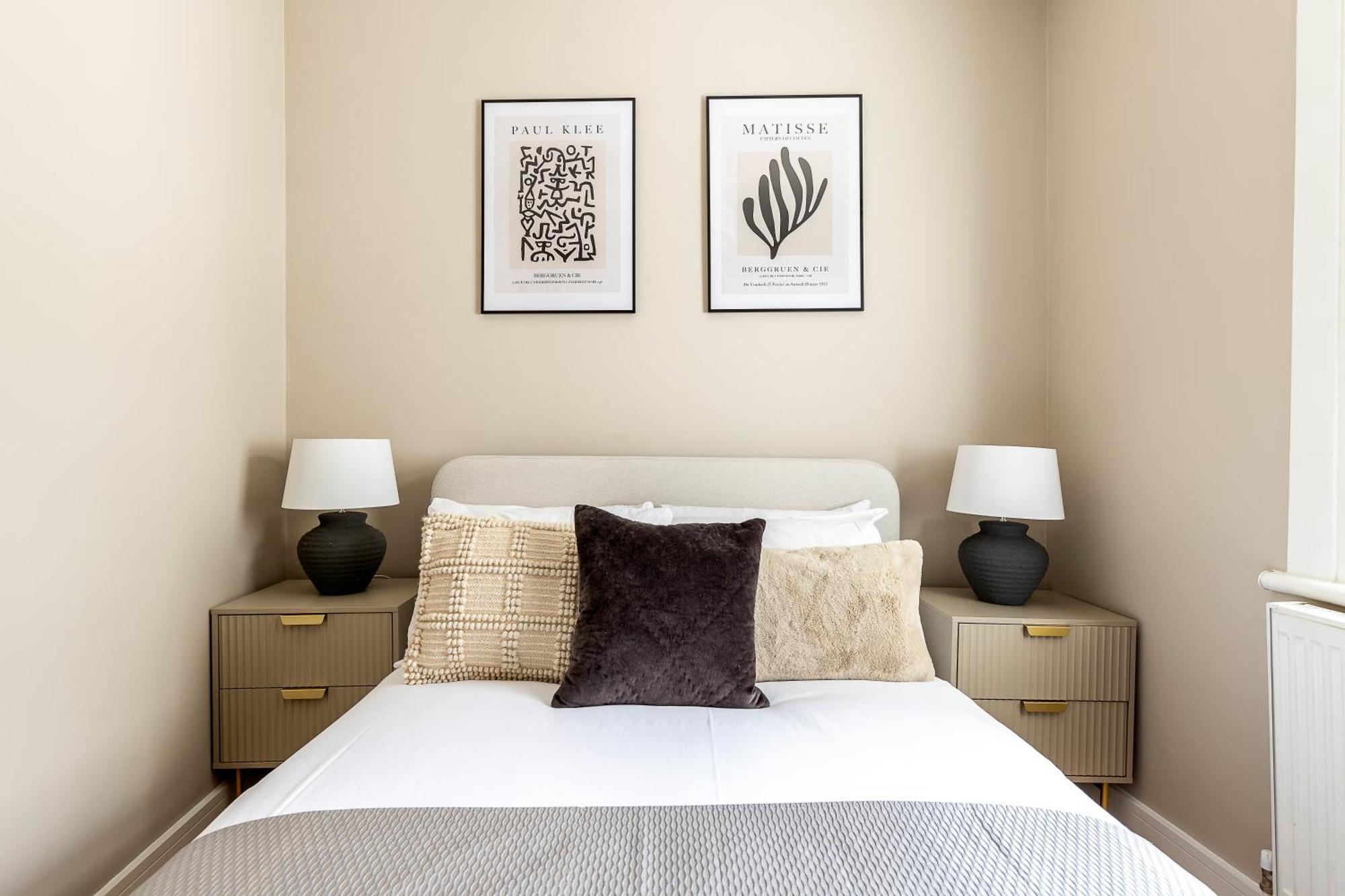 Luxurious 3 Bed Flat With Patio And Garden Apartment