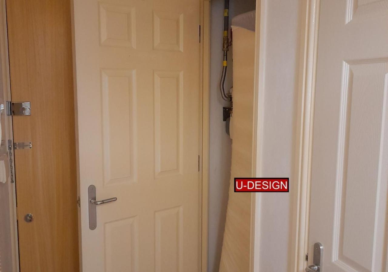 Apartment N22 Wood Dopamine