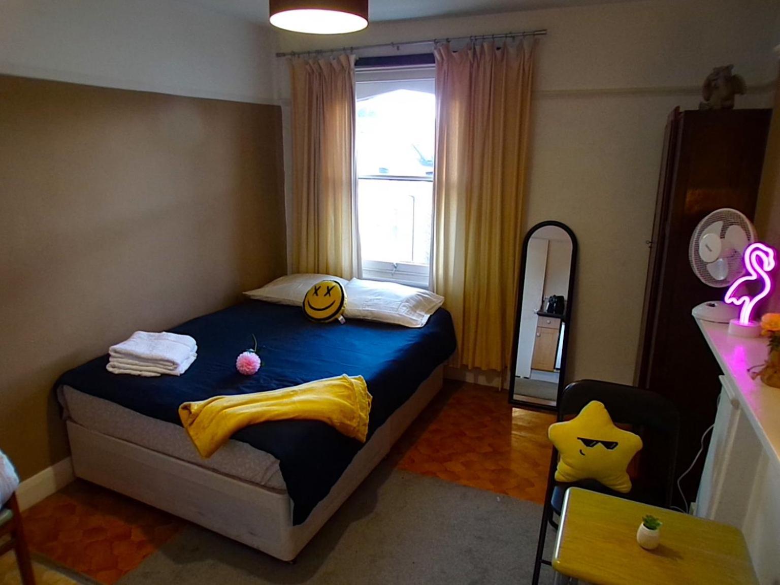 Chiswick Apartments, Center Area Apartment *