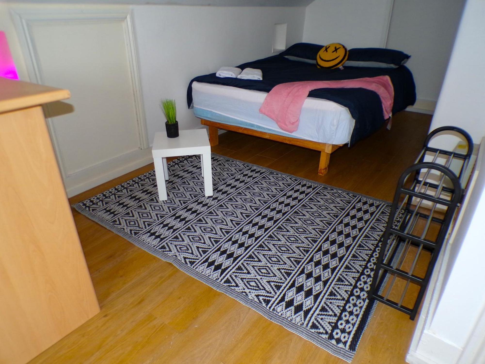 Chiswick Apartments, Center Area * London