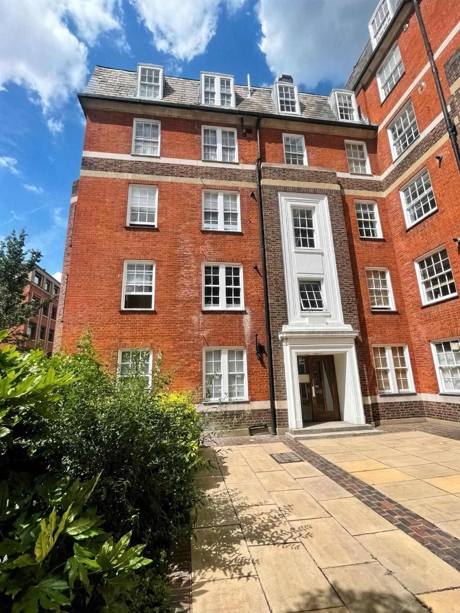Stylish 1br, 15 Mins To Buckingham Palace, Apartamento Londres
