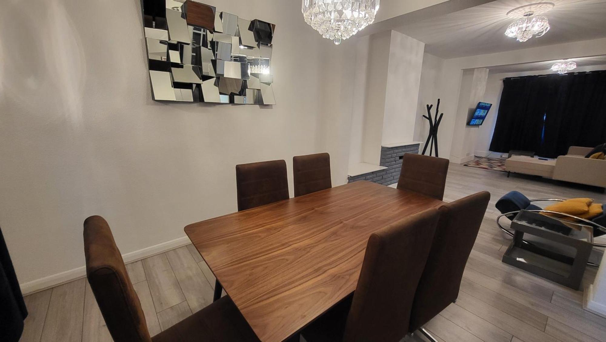 Garland Spacious 4 Bedroom House With Garden And Parking * London