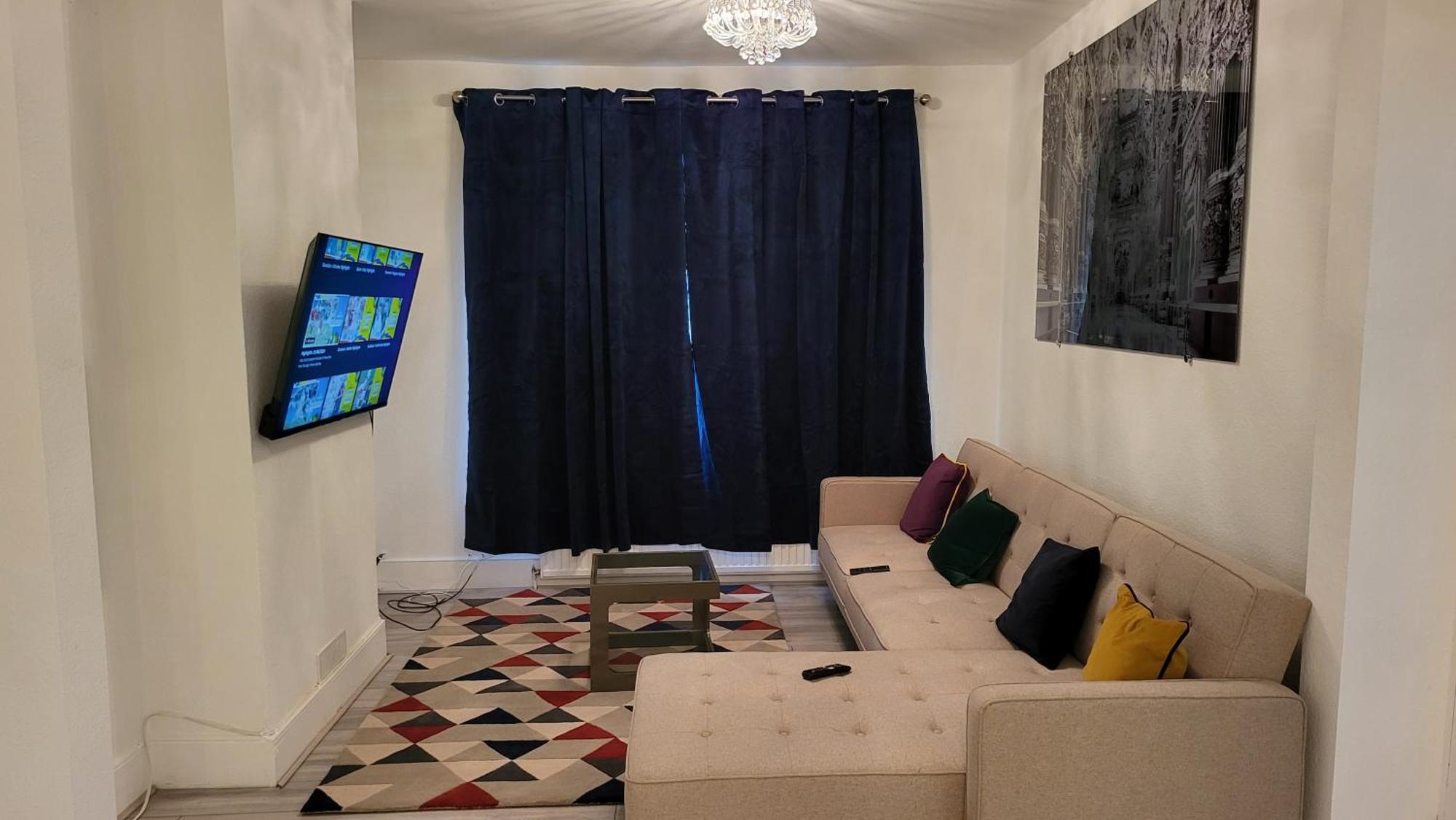 Garland Spacious 4 Bedroom House With Garden And Parking * London