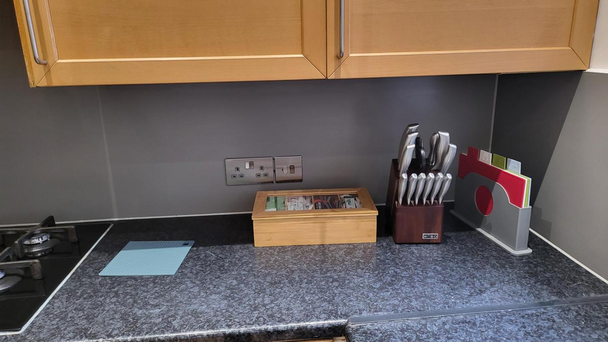 Garland Spacious 4 Bedroom House With Garden And Parking *
