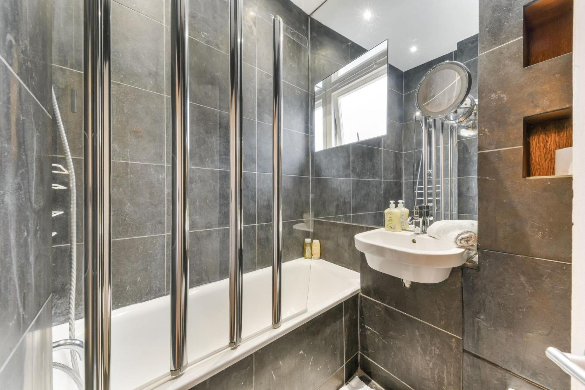 Stylish Soho One Bedroom * Londen
