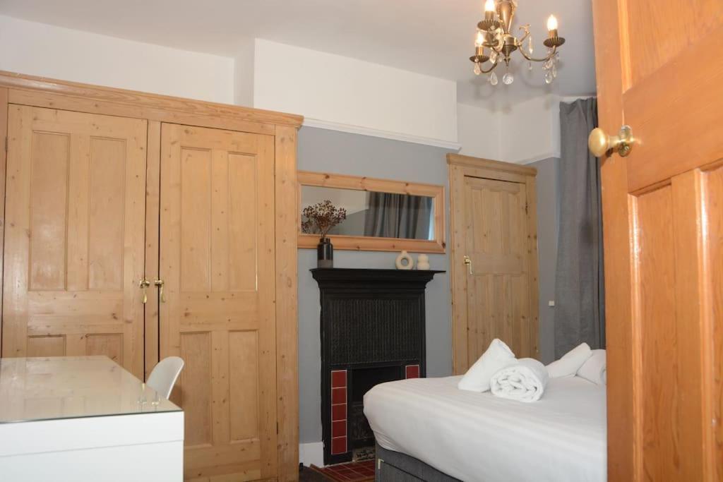 Сasa de vacaciones 3 Bed House In The Heart Of Palmers Green, Londres