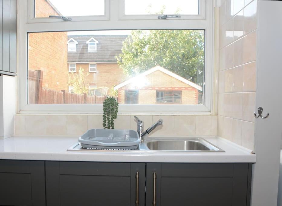 Сasa de vacaciones 3 Bed House In The Heart Of Palmers Green, Londres