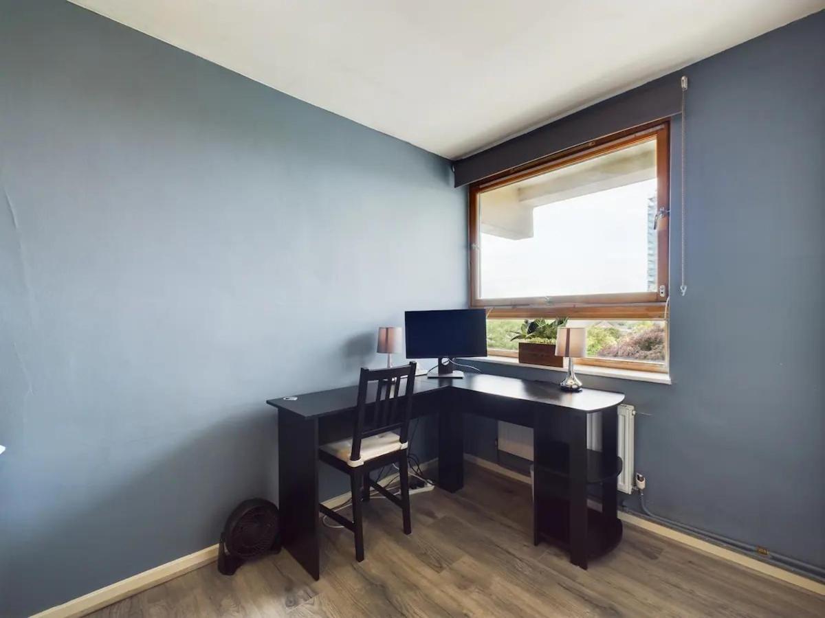 Lovely 1 Bedroom Serviced W Patio Sleeps 3 Pass The Keys Appartement Londen