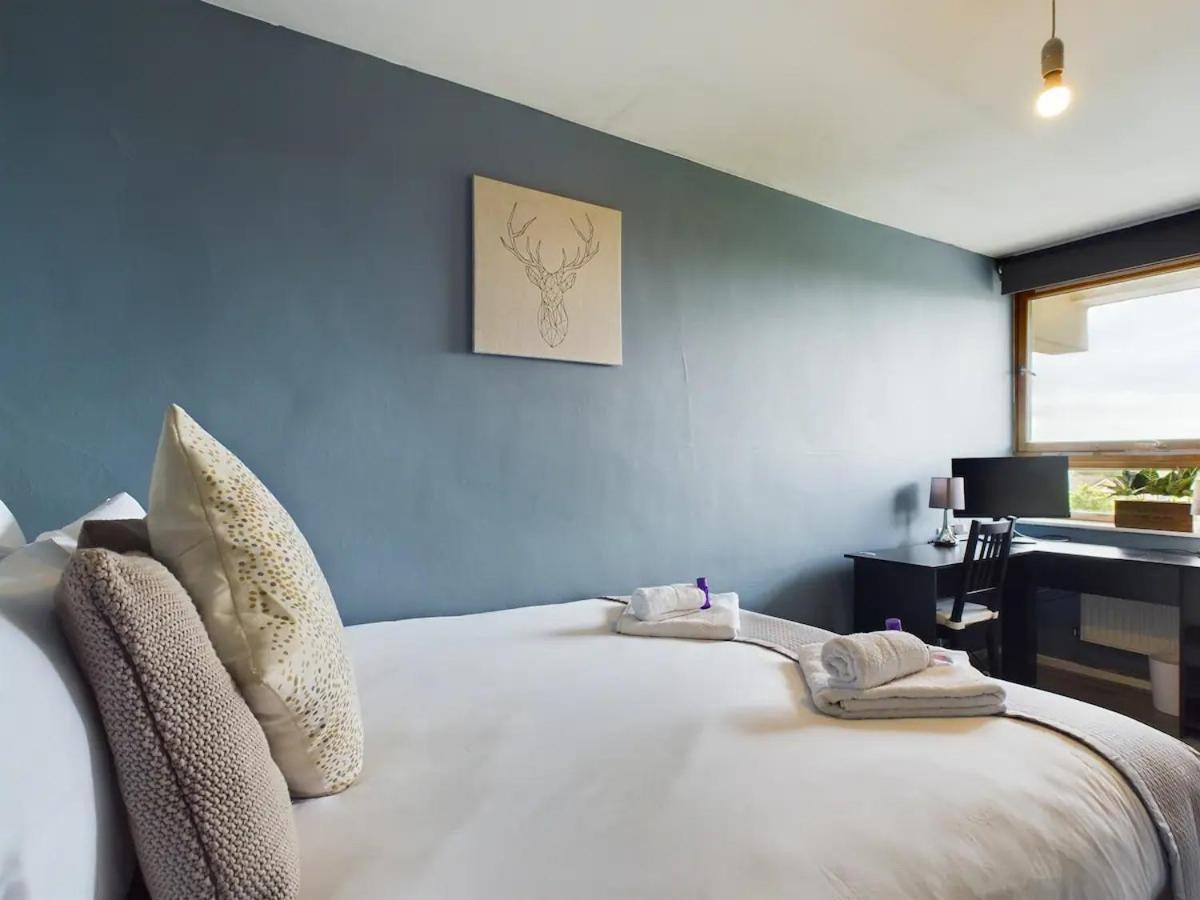 Lovely 1 Bedroom Serviced W Patio Sleeps 3 Pass The Keys Londen