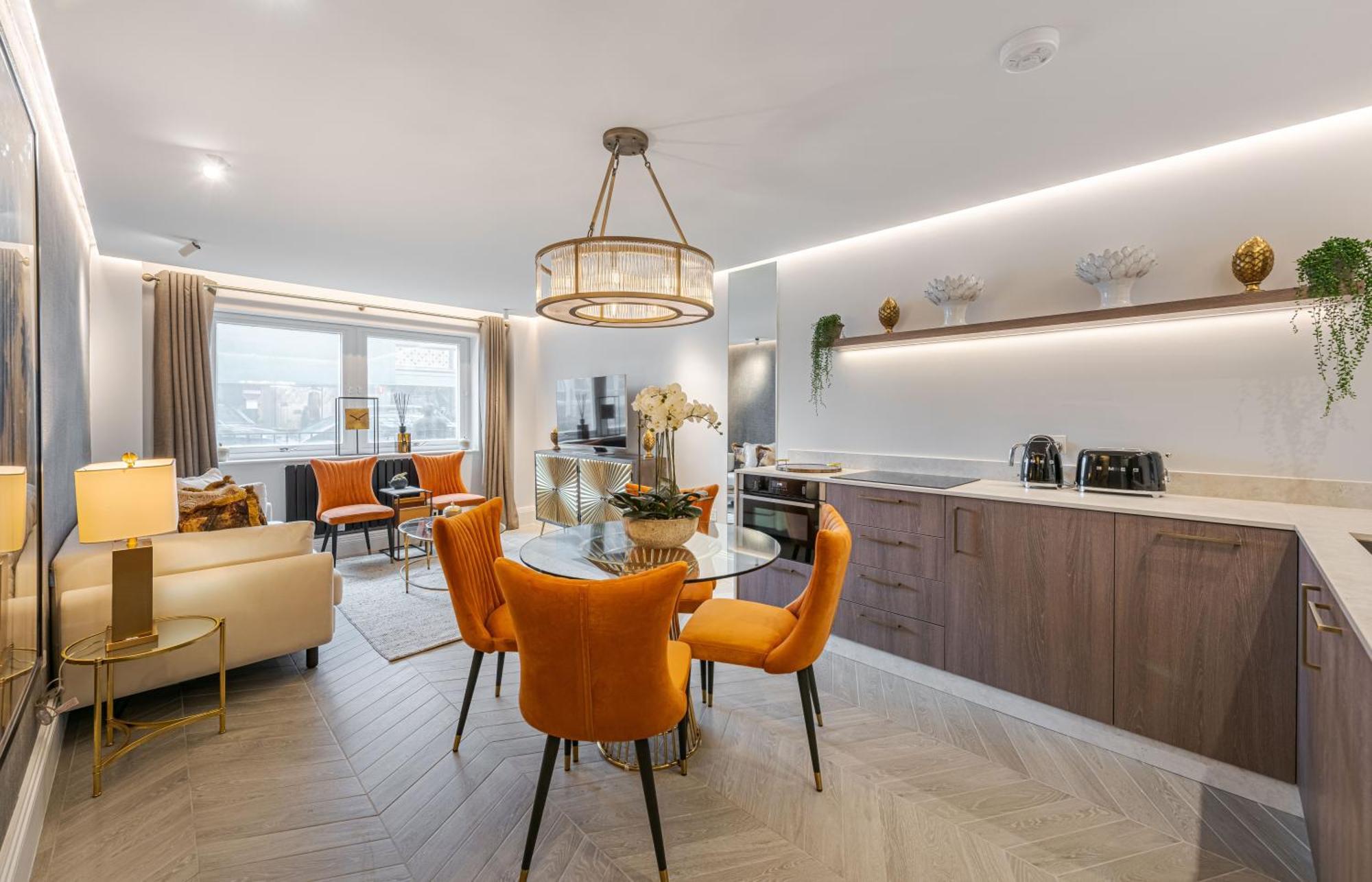 Stunning Flat Opposite Harrods Unbeatable Location & Elegance