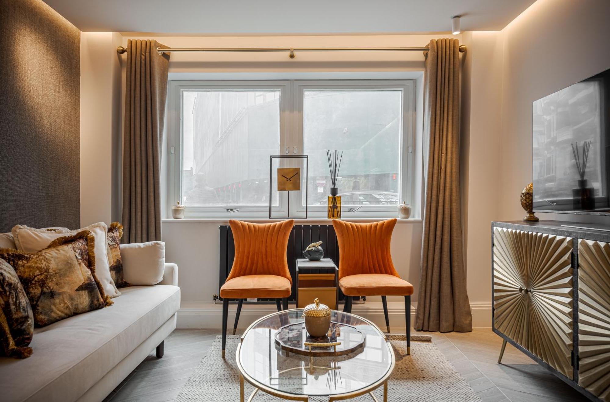 Stunning Flat Opposite Harrods Unbeatable Location & Elegance * London