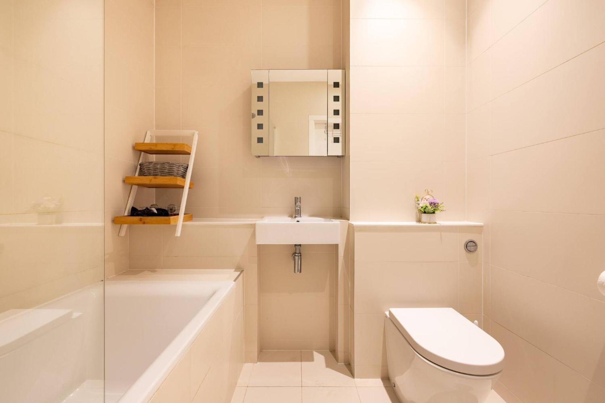 Wild Roses Serviced - Borough Londen