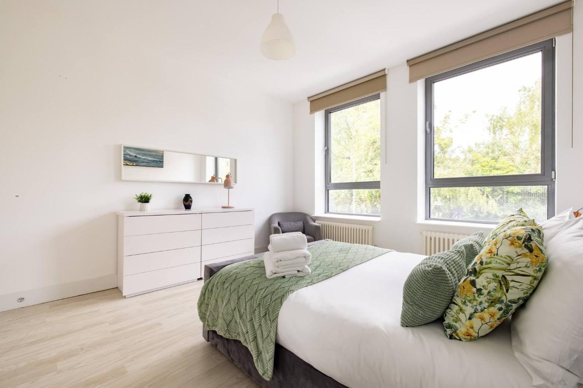 Wild Roses Serviced - Borough Appartement *