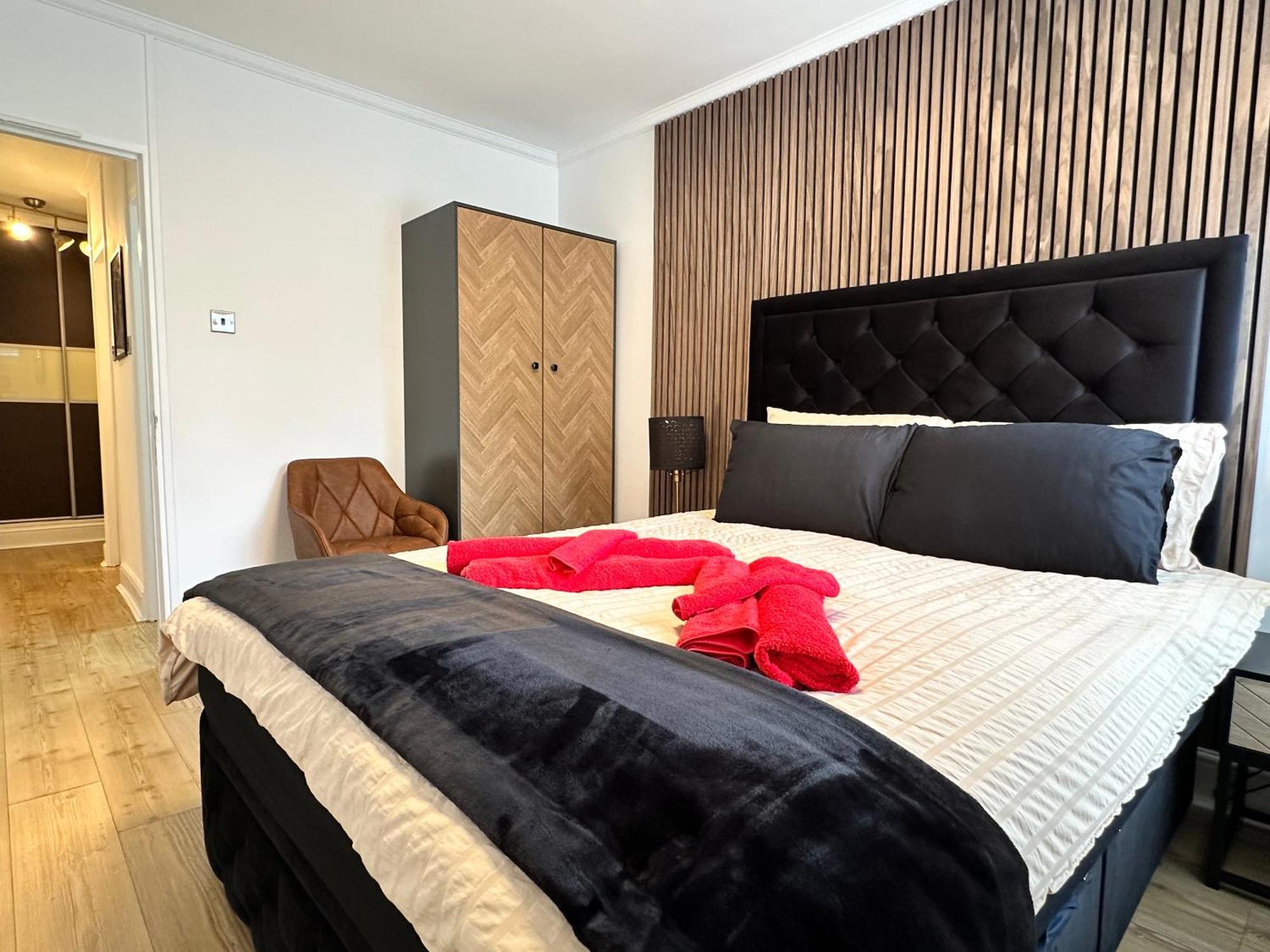 Newly Refurbished ,chic, Attractive 3 Bedroom Flat Apartment London