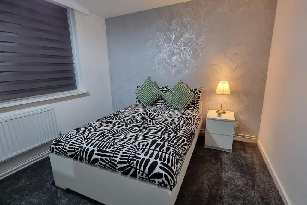 Appartement 1 Bed Flat With Free Parking In E13 *