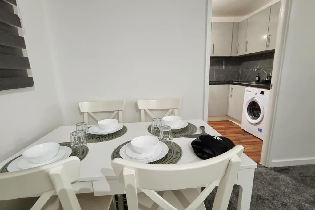 1 Bed Flat With Free Parking In E13 Londen