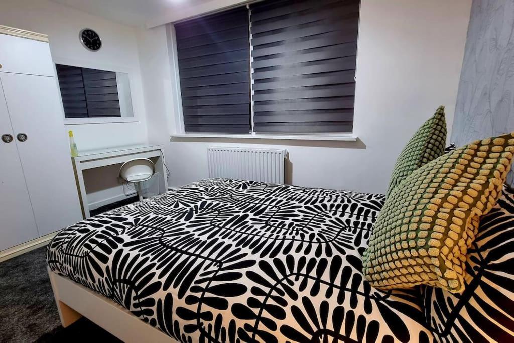 Appartement 1 Bed Flat With Free Parking In E13