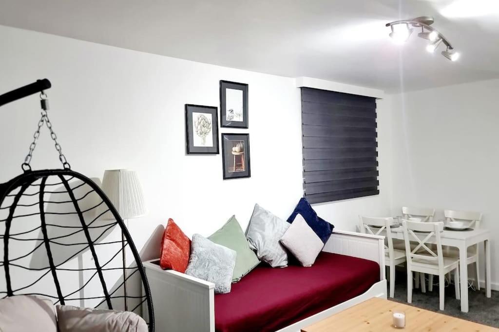 1 Bed Flat With Free Parking In E13 Appartement *
