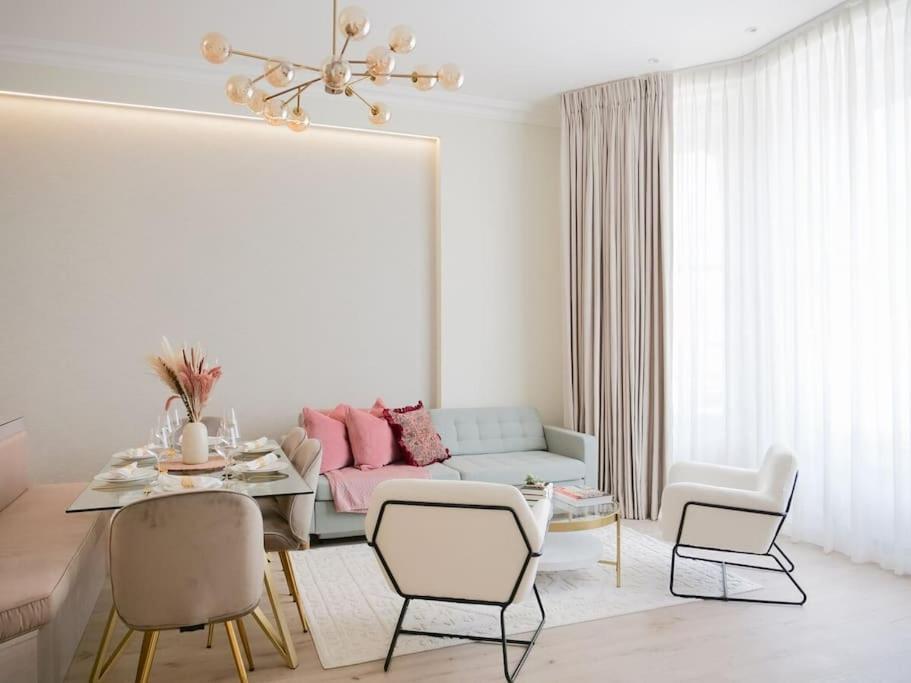 Apartment Stylish 2 Bed Flat On The Iconic Gloucester Road