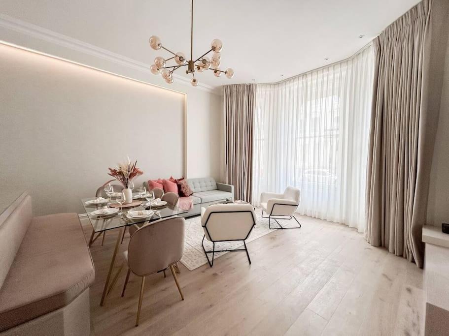 Stylish 2 Bed Flat On The Iconic Gloucester Road Apartment *