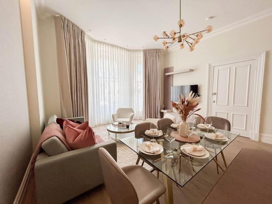 Stylish 2 Bed Flat On The Iconic Gloucester Road Apartment *