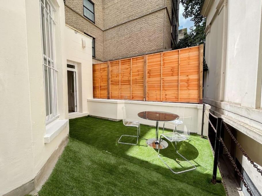 Stylish 2 Bed Flat On The Iconic Gloucester Road Apartment *