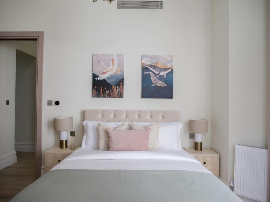 Stylish 2 Bed Flat On The Iconic Gloucester Road * London