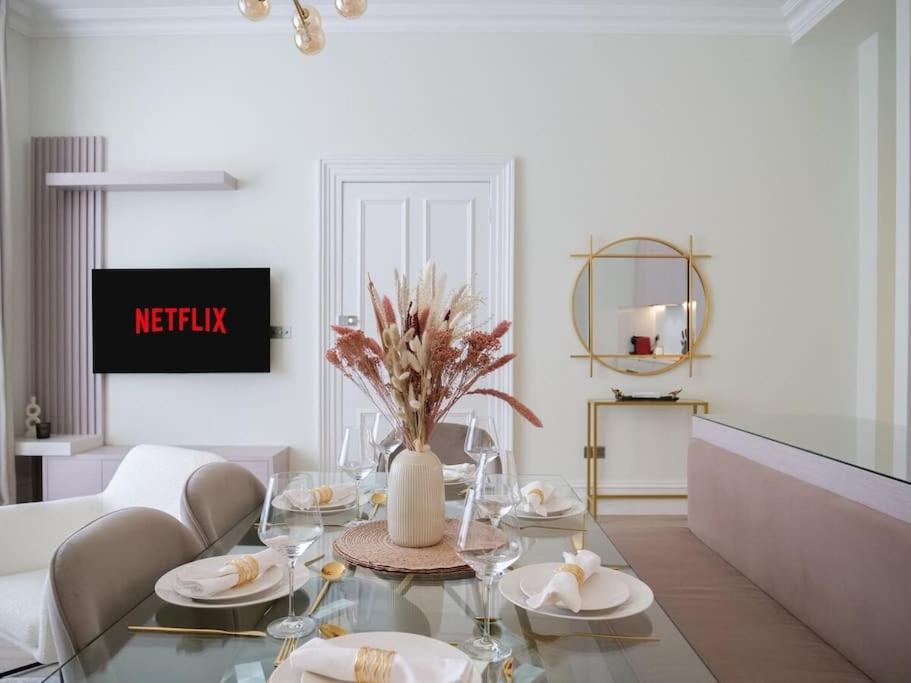 Stylish 2 Bed Flat On The Iconic Gloucester Road Apartment London