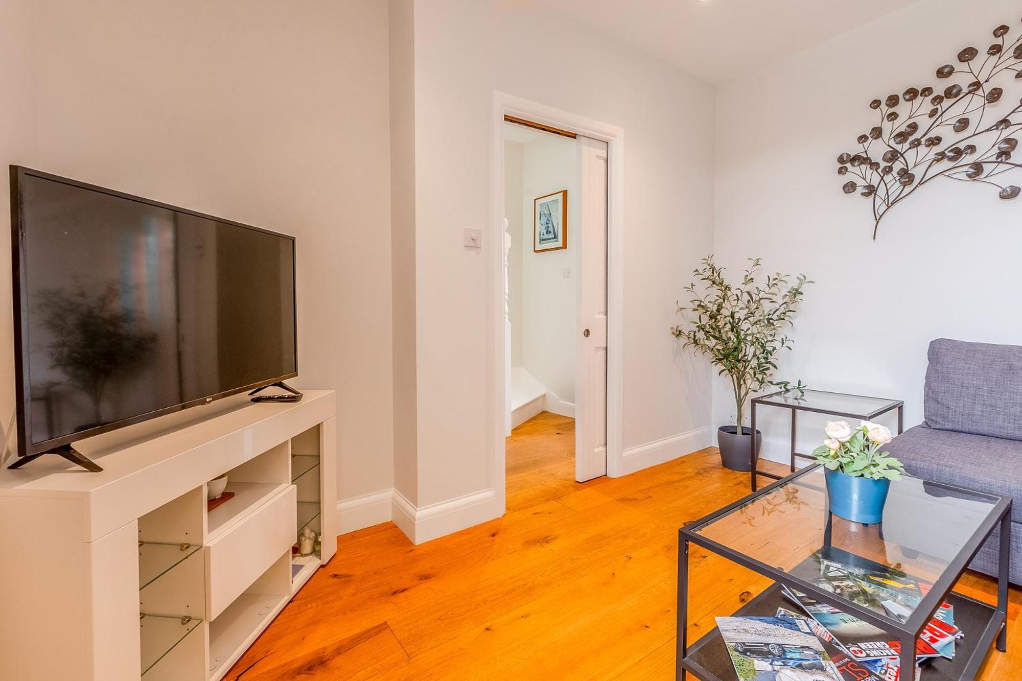 Amazing 3br Near Wimbledon Park & Tube Apartment London