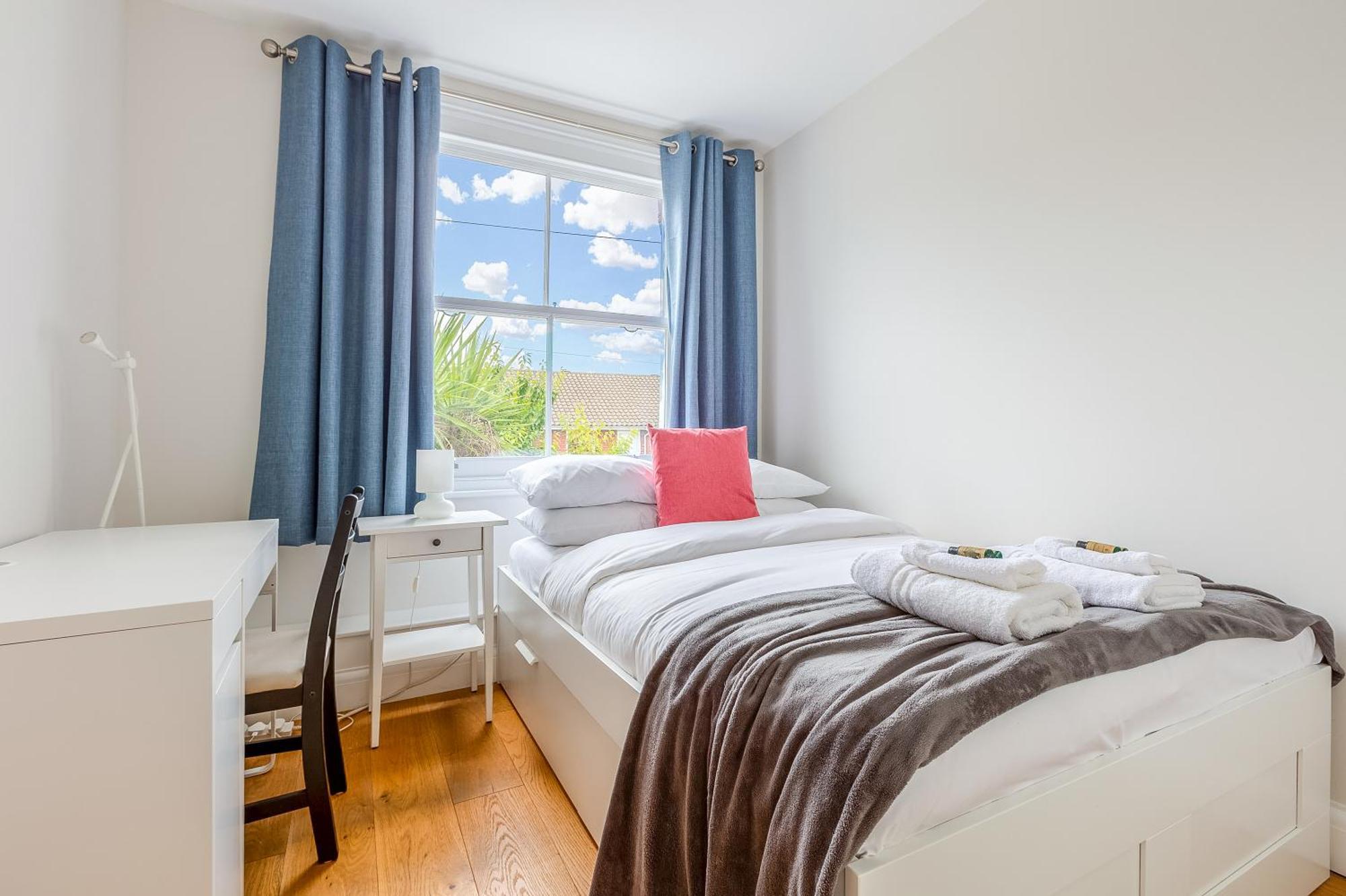 Apartment Amazing 3br Near Wimbledon Park & Tube London