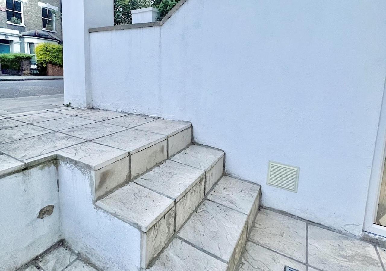 Charming 3-bed Flat In Shepherds Bush - Sleeps 9 Holiday home *