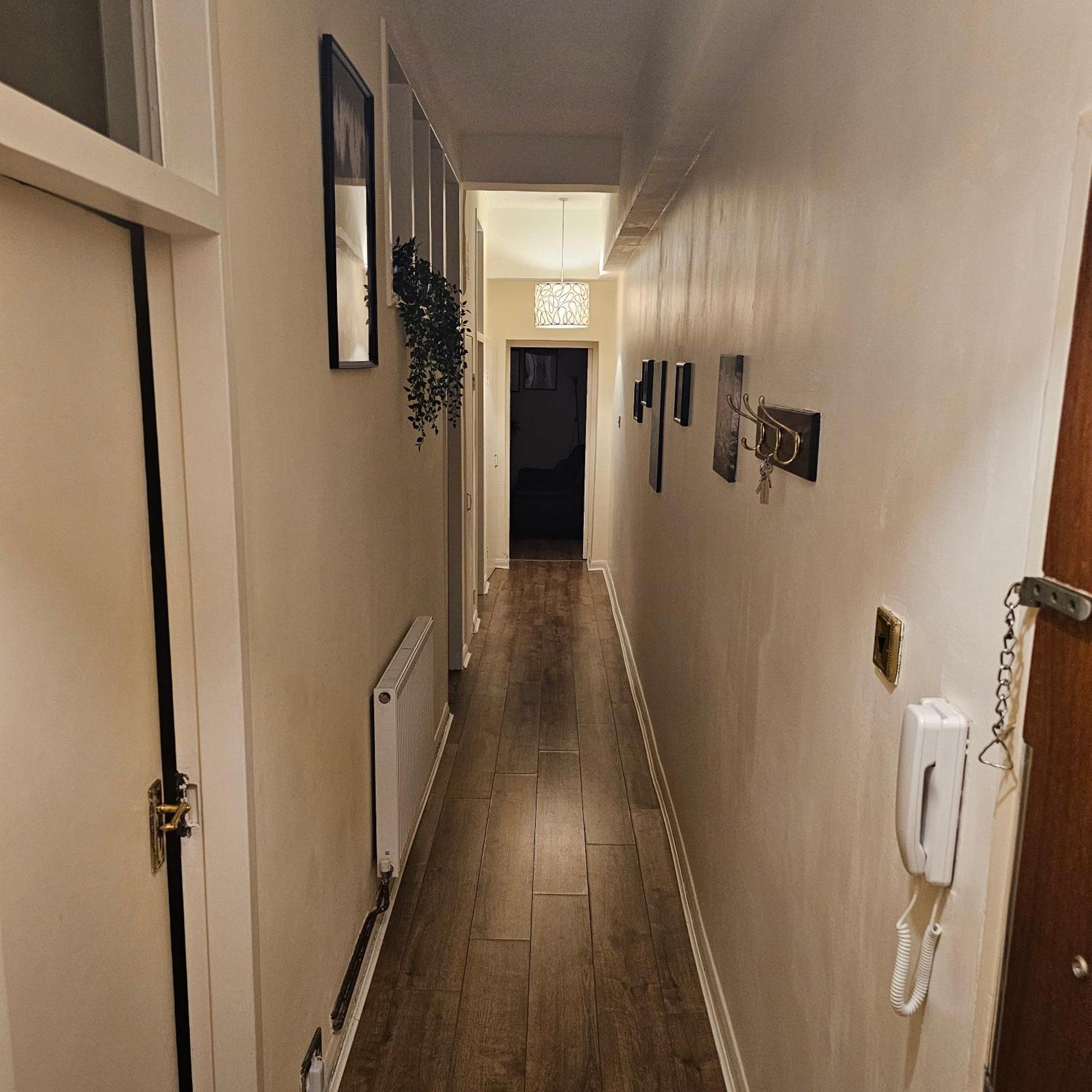 Apartment Spacious Flat In *