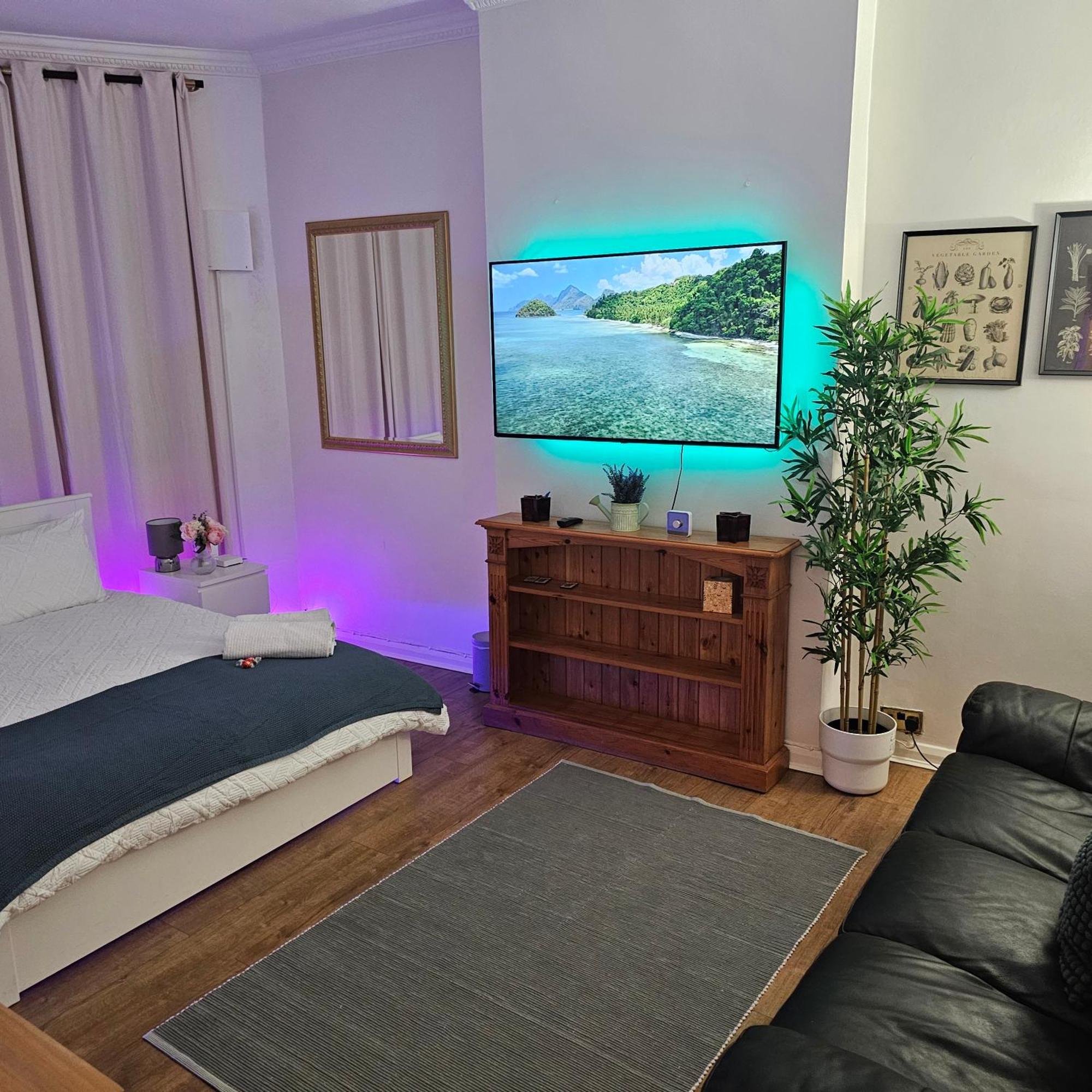Spacious Flat In Apartment London