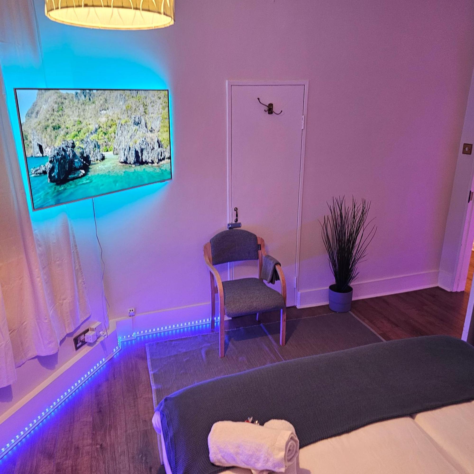Spacious Flat In Apartment London