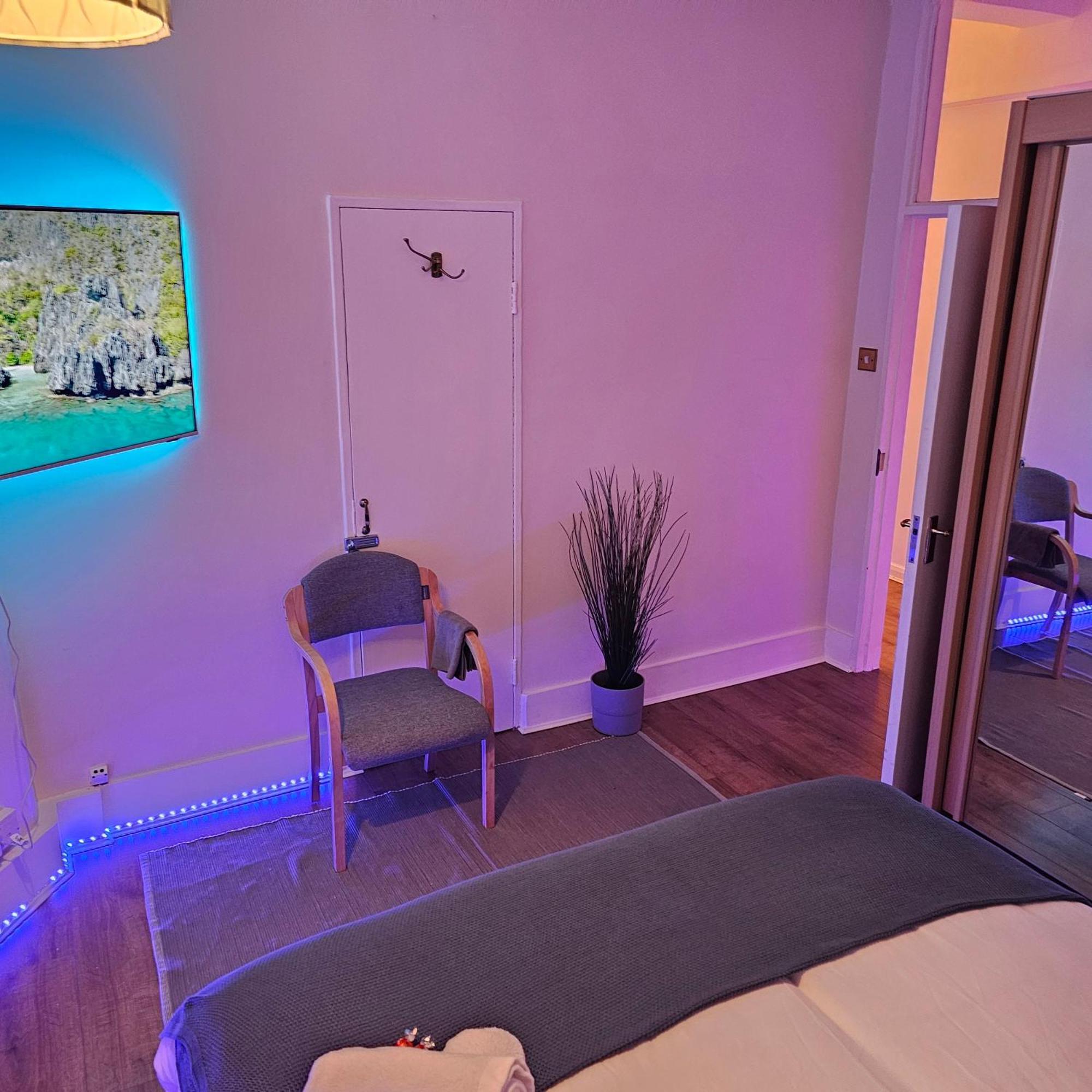 Spacious Flat In Apartment London