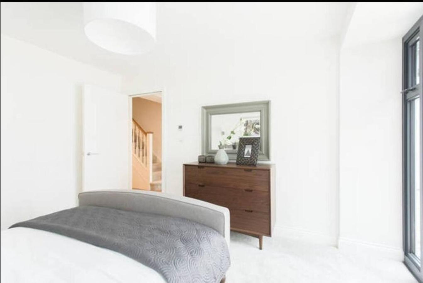 Large Three Bed Duplex Camden Ferienhaus London