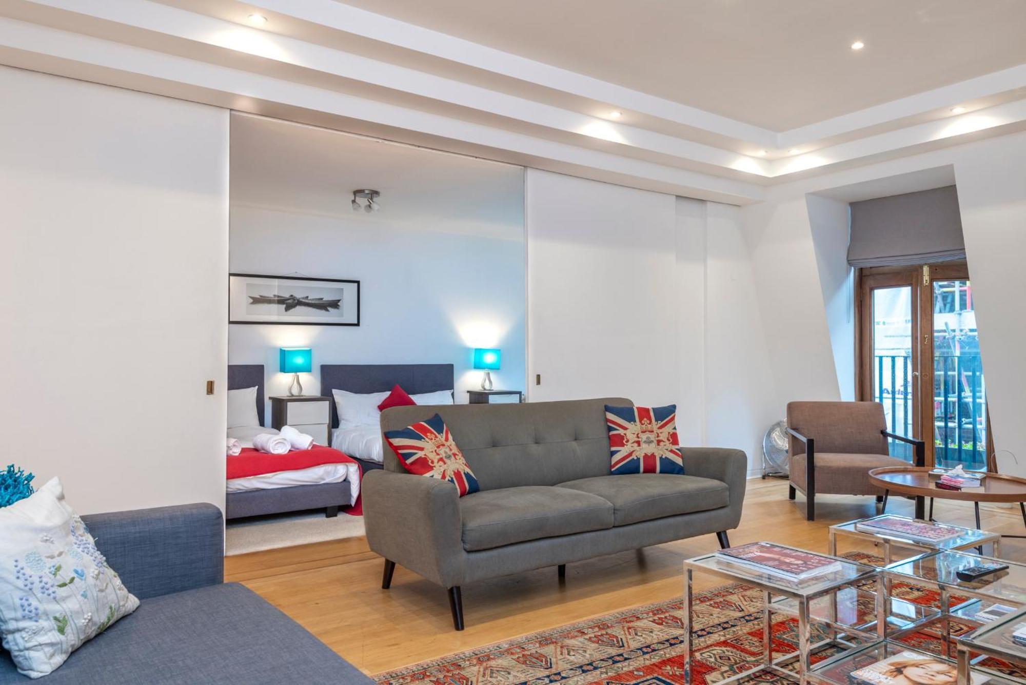 Mayfair Piccadilly - The Choice * Londen