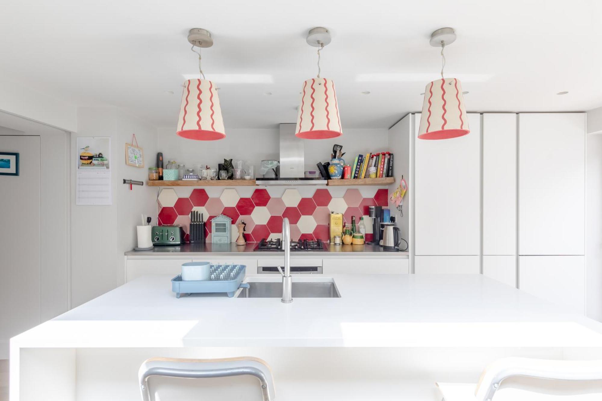Stylish And Spacious 2 Bedroom House In Brixton Apartment *