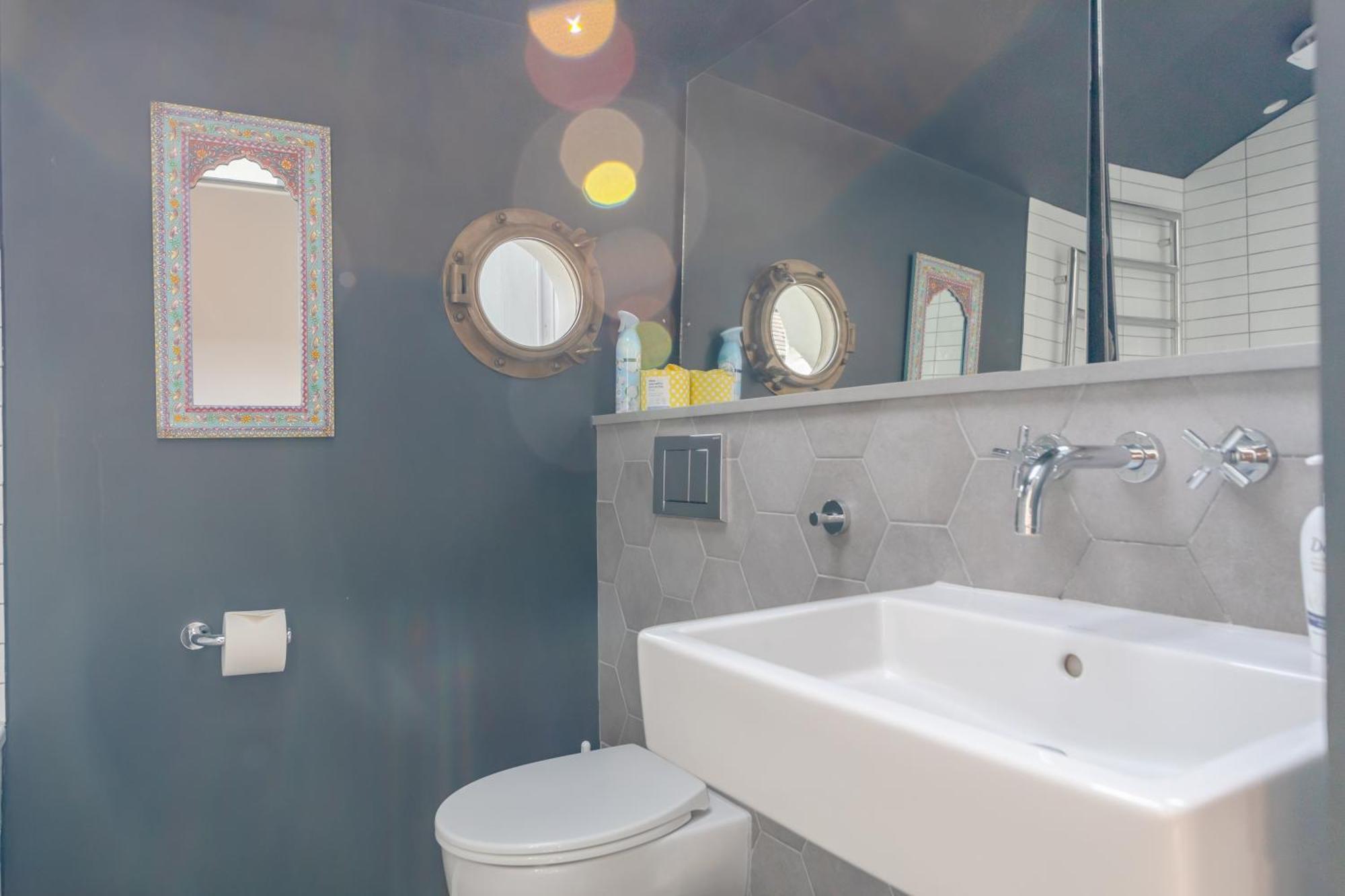 Apartment Stylish And Spacious 2 Bedroom House In Brixton London