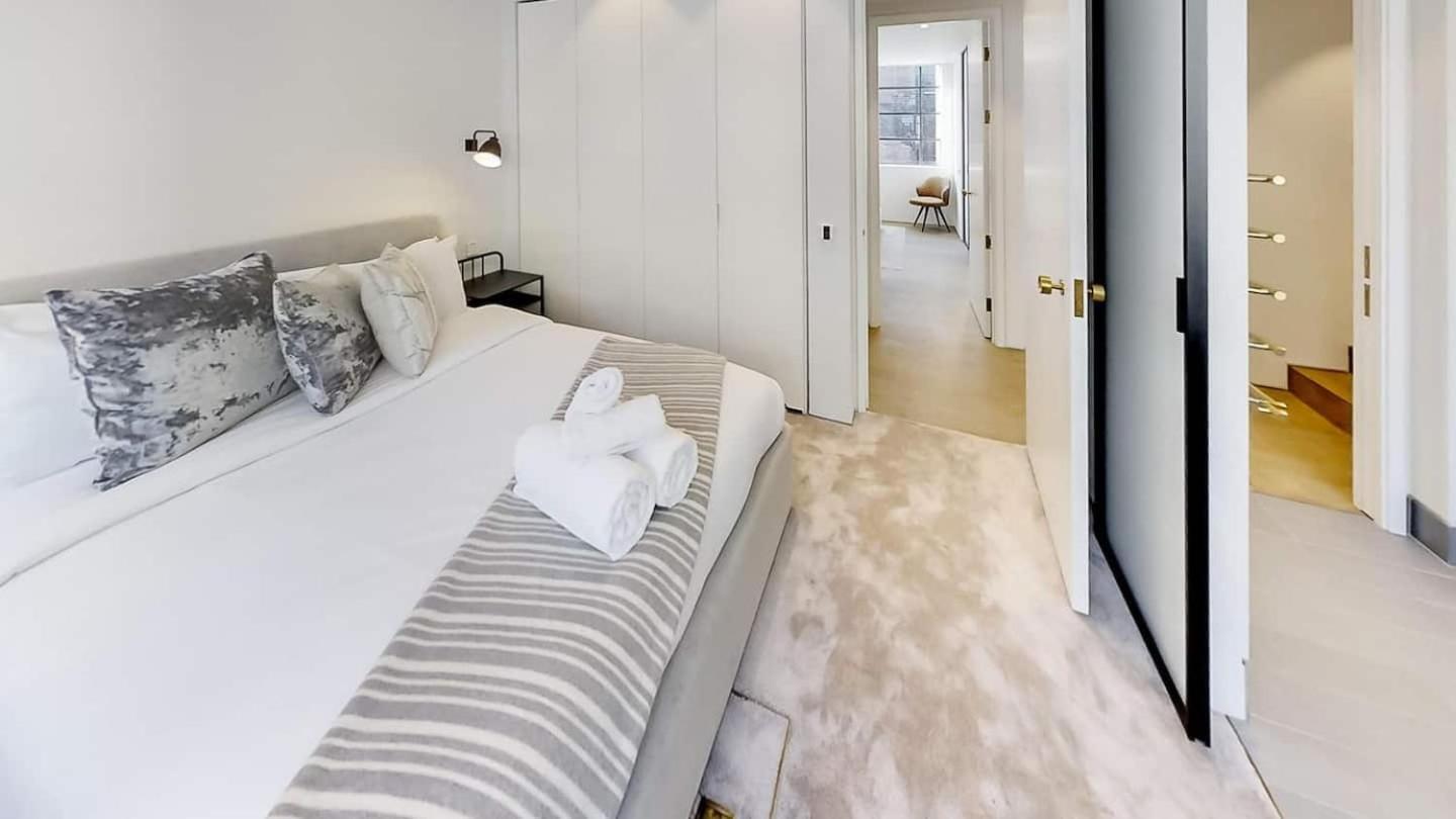 Apartment Lovely 4 Bdr Free Parking *