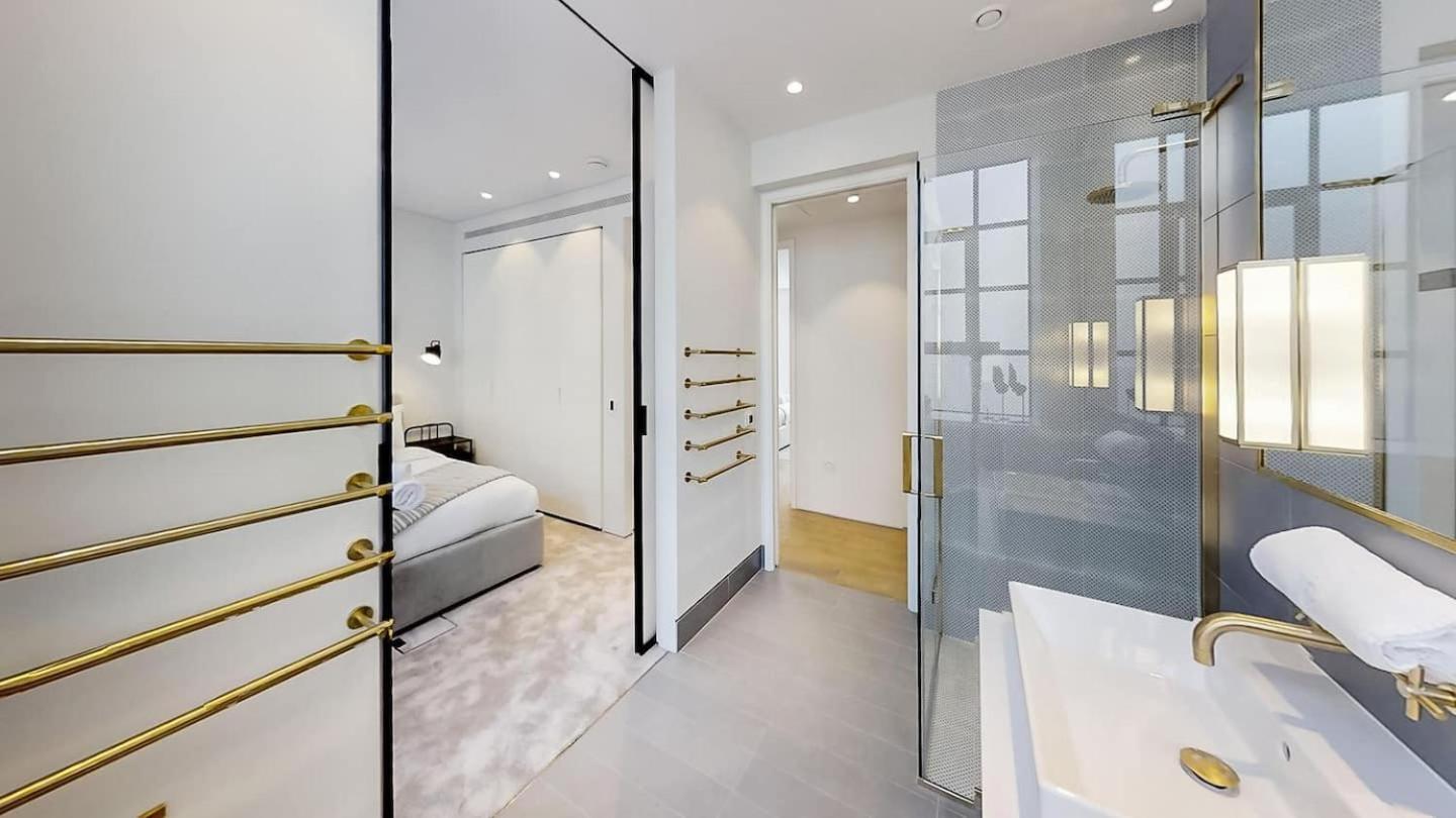 Lovely 4 Bdr Free Parking Apartment