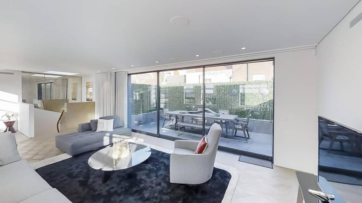 Lovely 4 Bdr Free Parking Apartment