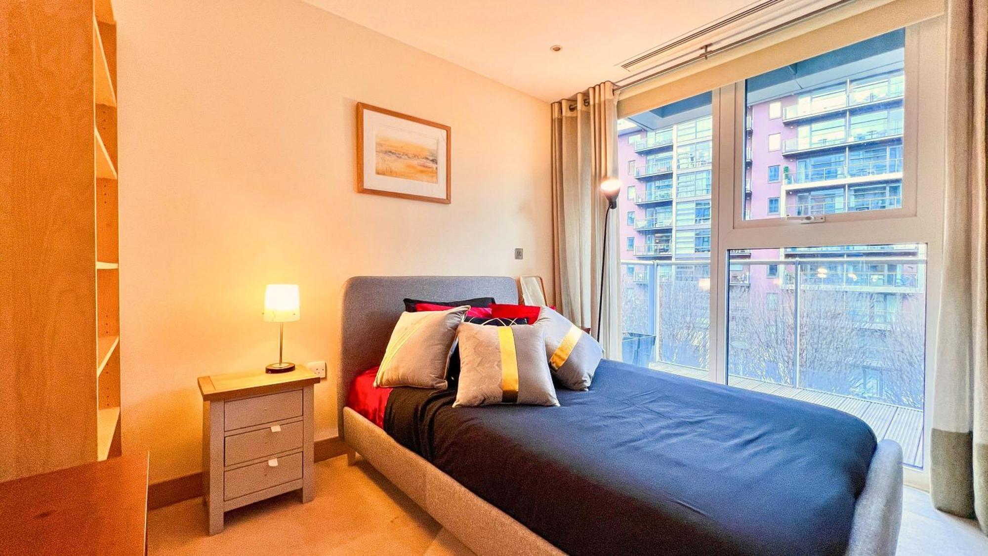Appartement Chelsea Bridge 2bed 2bath Balcony Fast Wifi - Luxurylondonstays Londen