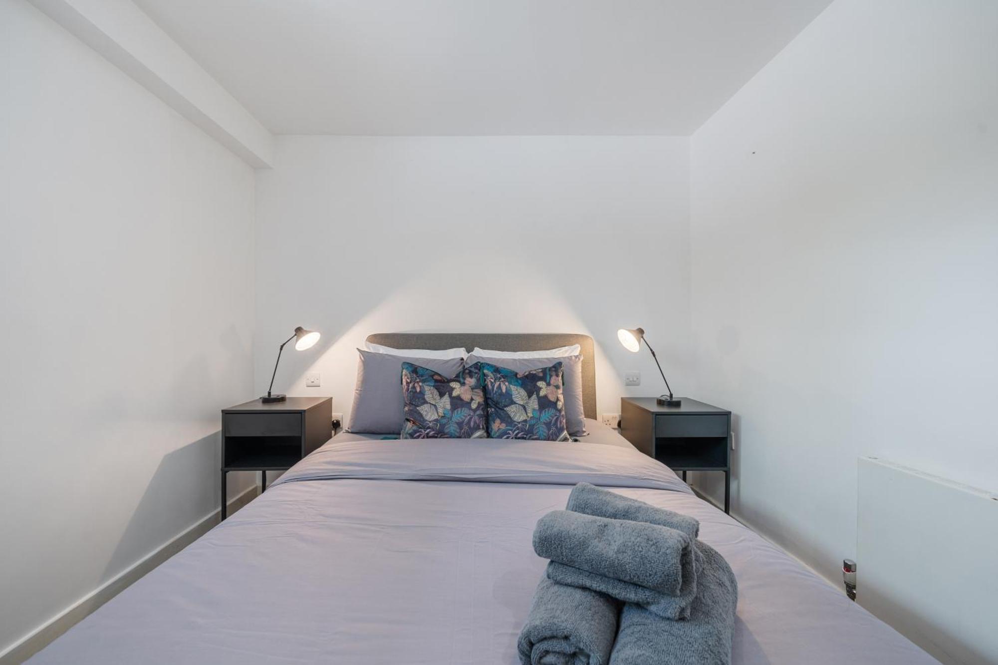 Portobello Dock - 1st Floor Canal View Apartment