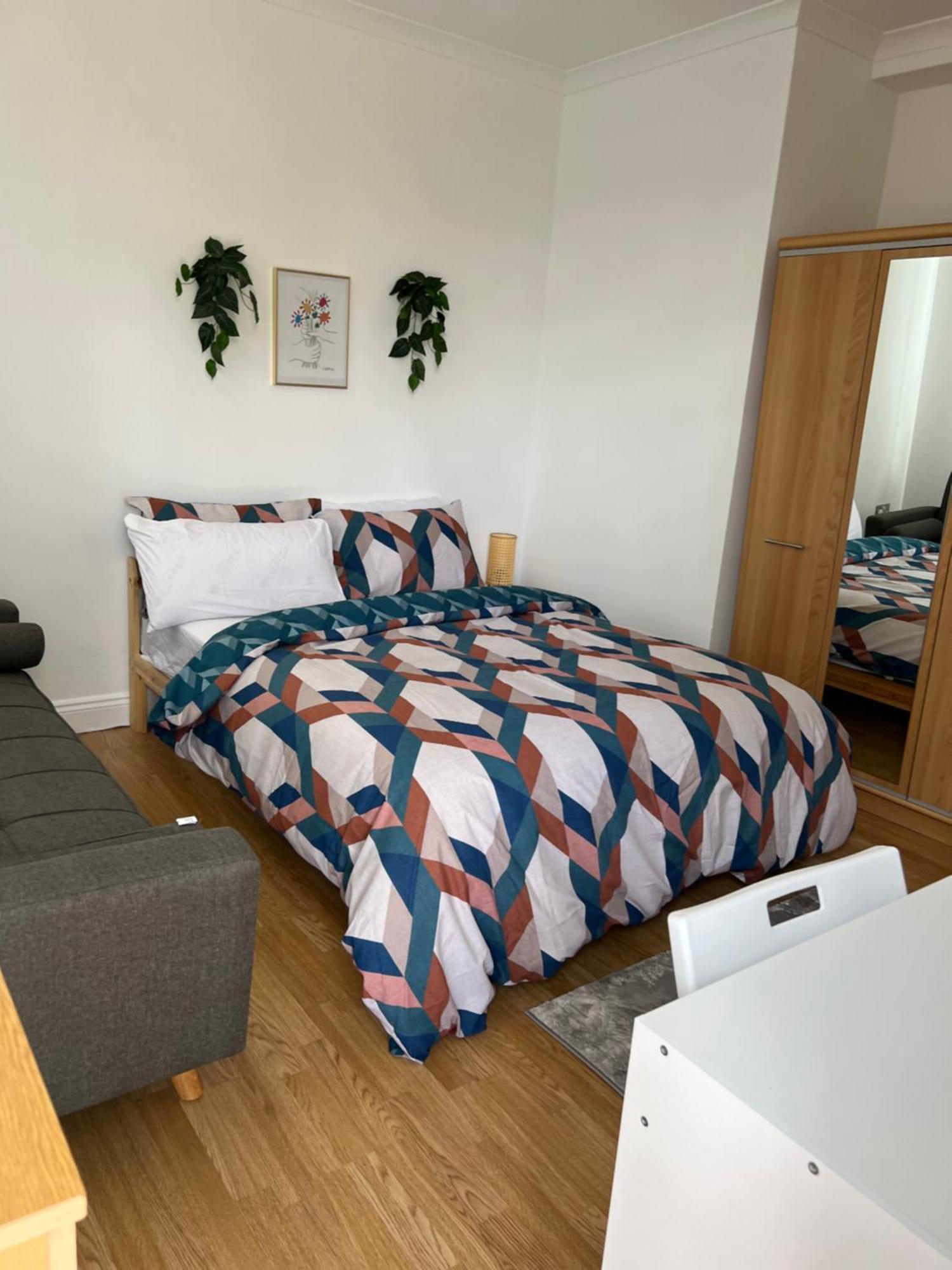 Habitación en casa particular Spacious Double Near The City