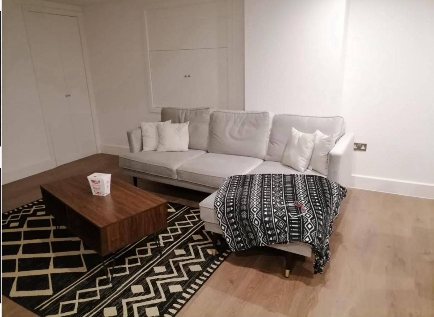 Batterseaflat Sleeps6 Refurbished Tv Apartment London