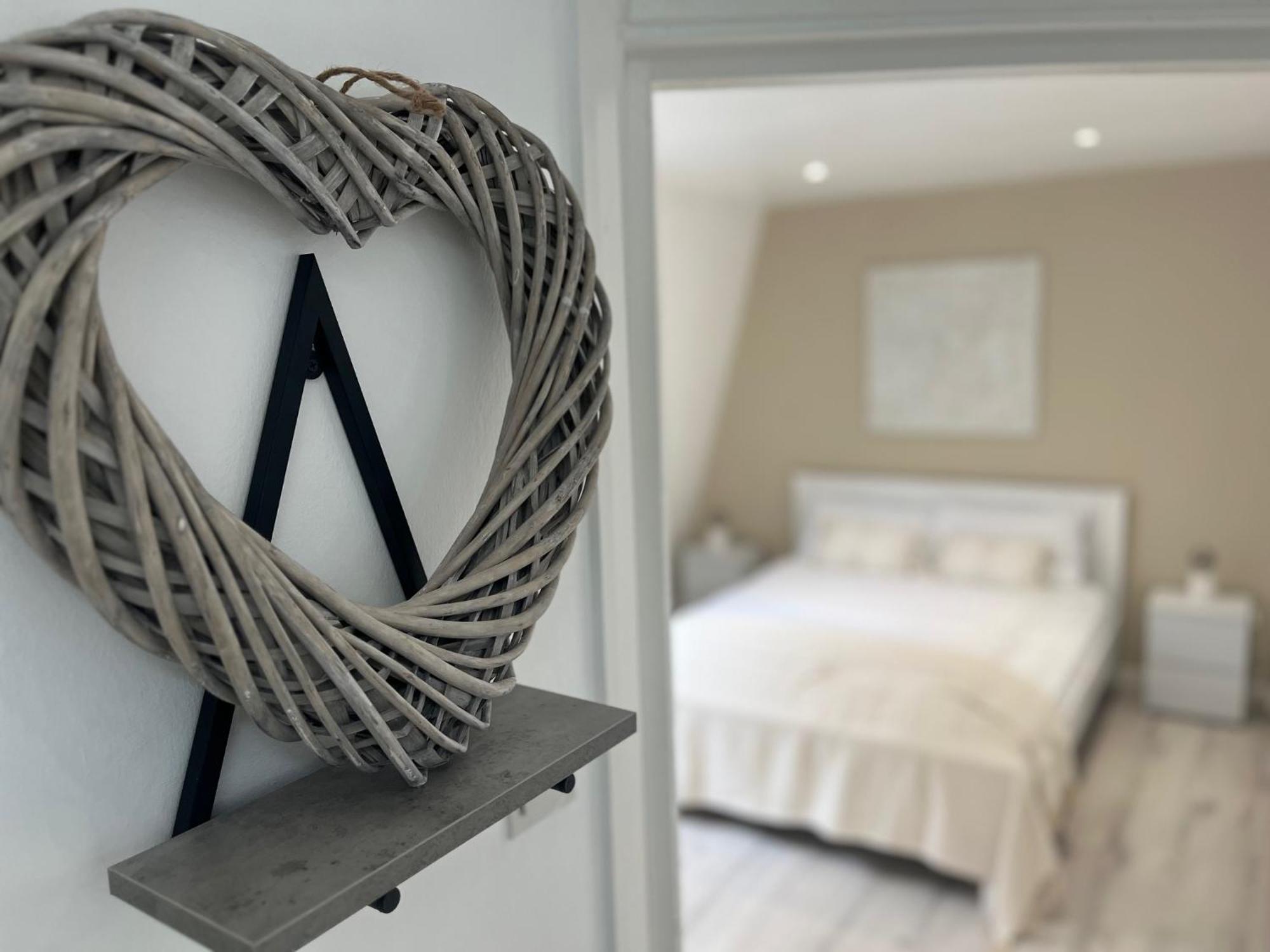 Apartment Terrace Paddington W2 *