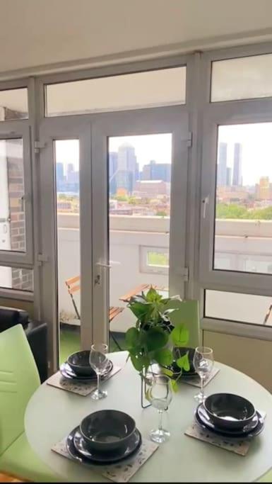 -2 Bedroom - Breathtaking Views Skyline Canary Warf Appartement *