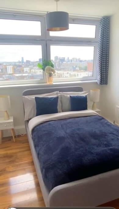 -2 Bedroom - Breathtaking Views Skyline Canary Warf * Londen
