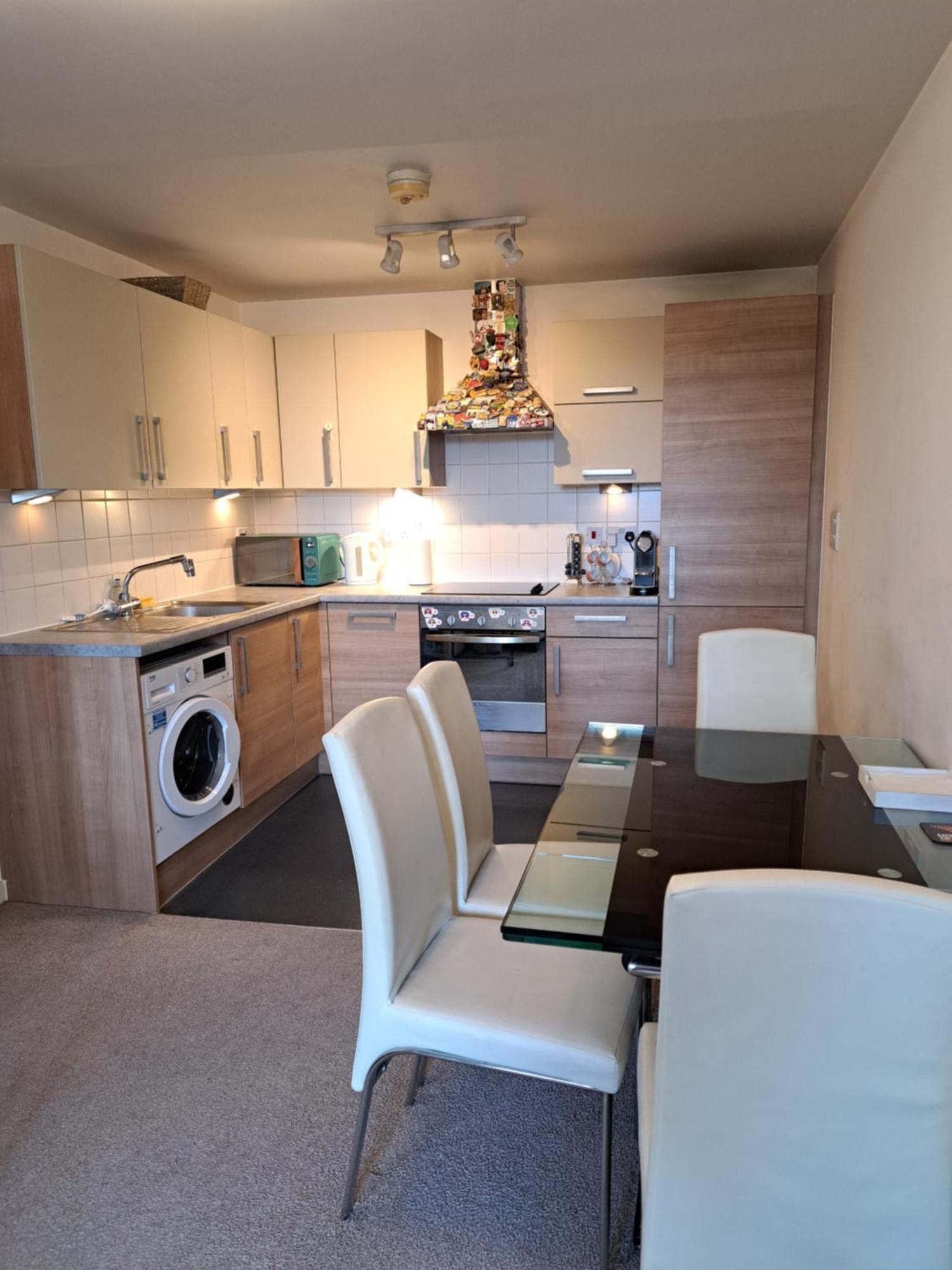 Apartment Superb Spacious 1bedroom Zone 1 *